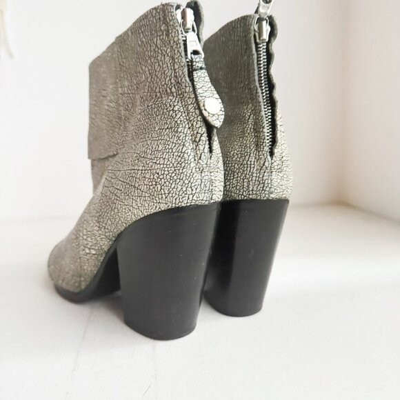 Rag & Bone Newbury Crackled Leather Classic Back Zip Booties 40 - Picture 2 of 10